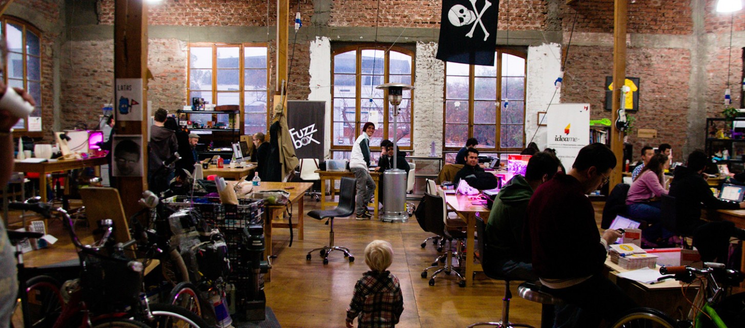 ​How Do Hackerspaces Benefit Their Communities?